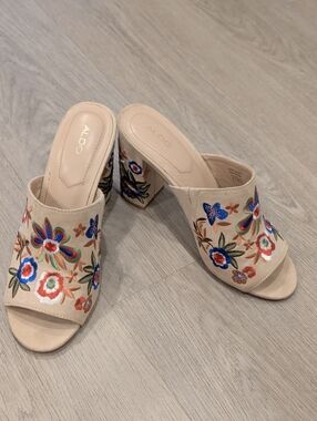 ALDO Beige Embroidered Floral Block Heel Mules
